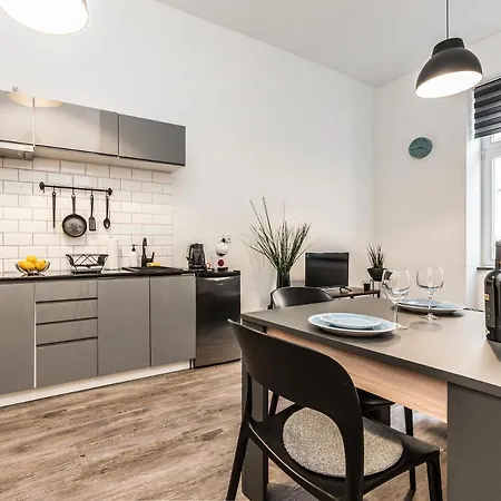 호텔 Apartament W Sercu Miasta Garbary 31 포즈난